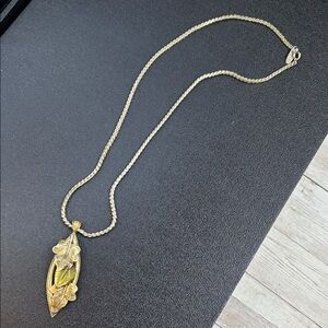 Vintage Whiting and Davis Gold Leaf Pendant Necklace